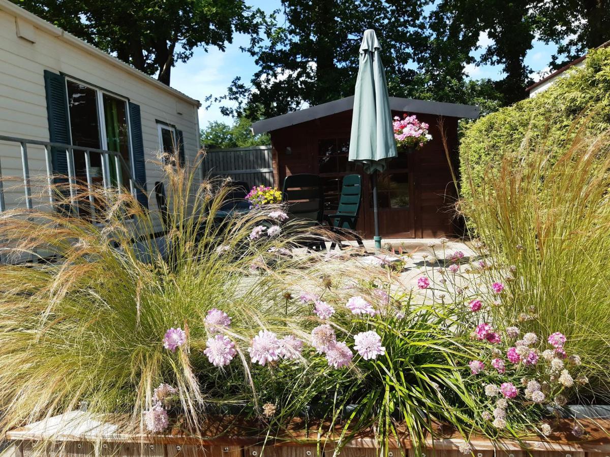 Chalet 15 "De Tien Heugten" Vakantiepark Schoonloo 外观 照片