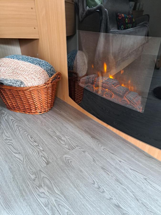 Chalet 15 "De Tien Heugten" Vakantiepark Schoonloo 外观 照片