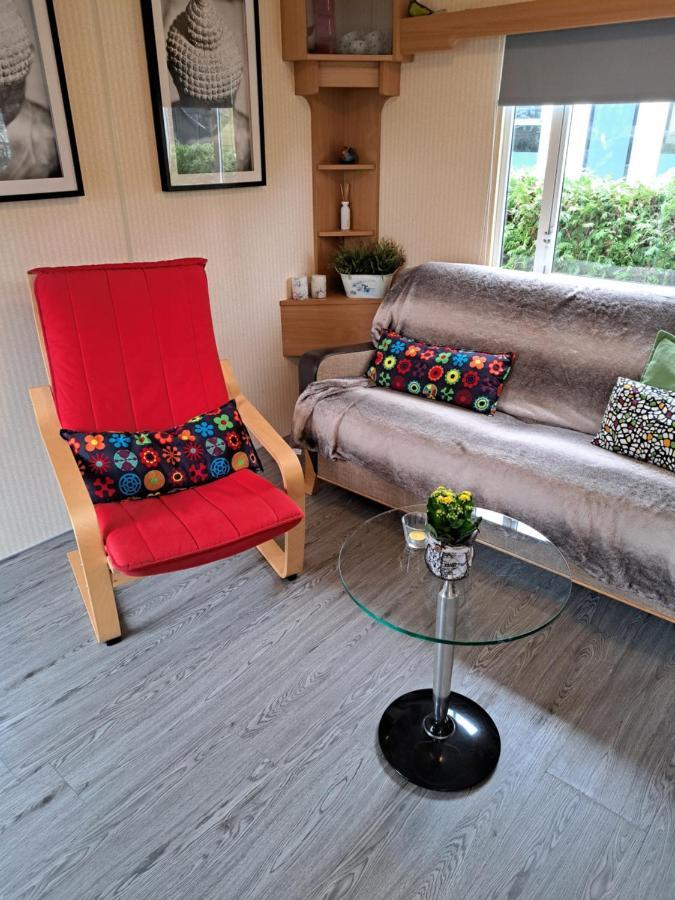 Chalet 15 "De Tien Heugten" Vakantiepark Schoonloo 外观 照片